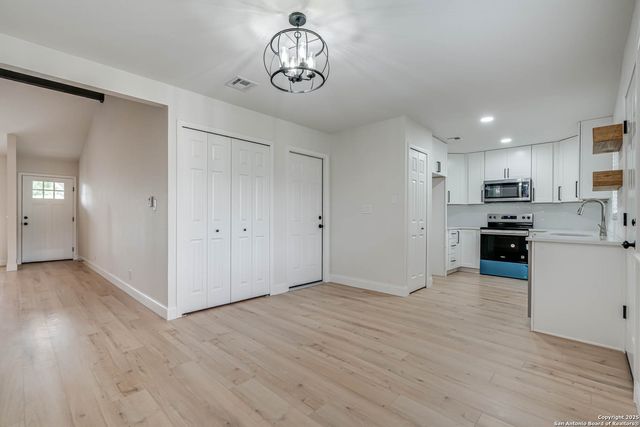 6911 Lordsport, San Antonio, TX 78239