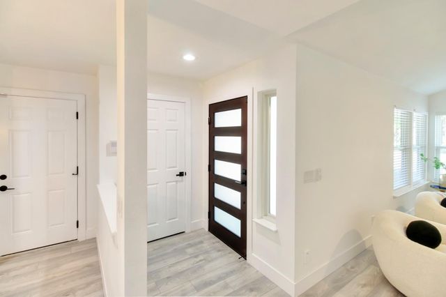 6550 Riverside Blvd, Sacramento, CA 95831