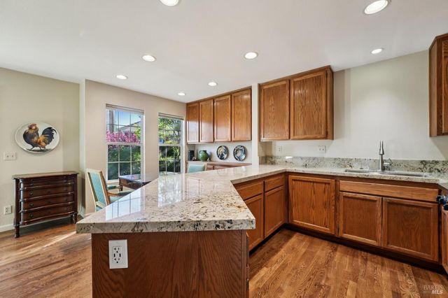 2633 Spring Oaks Dr, Santa Rosa, CA 95405