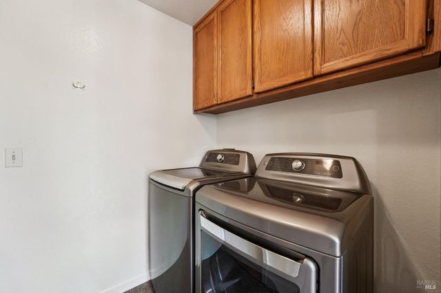 2633 Spring Oaks Dr, Santa Rosa, CA 95405