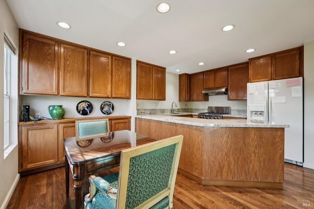 2633 Spring Oaks Dr, Santa Rosa, CA 95405