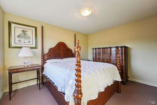 2633 Spring Oaks Dr, Santa Rosa, CA 95405