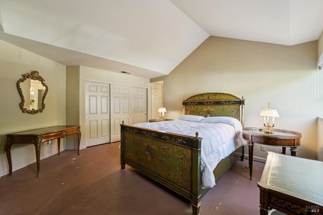 2633 Spring Oaks Dr, Santa Rosa, CA 95405