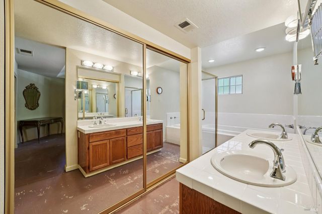 2633 Spring Oaks Dr, Santa Rosa, CA 95405