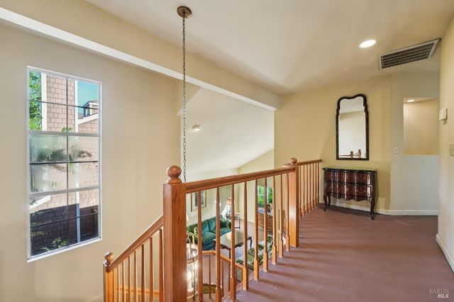 2633 Spring Oaks Dr, Santa Rosa, CA 95405