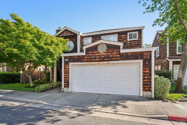 2633 Spring Oaks Dr, Santa Rosa, CA 95405