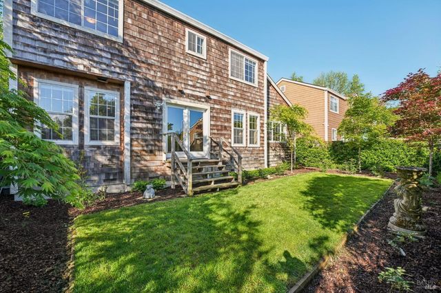 2633 Spring Oaks Dr, Santa Rosa, CA 95405