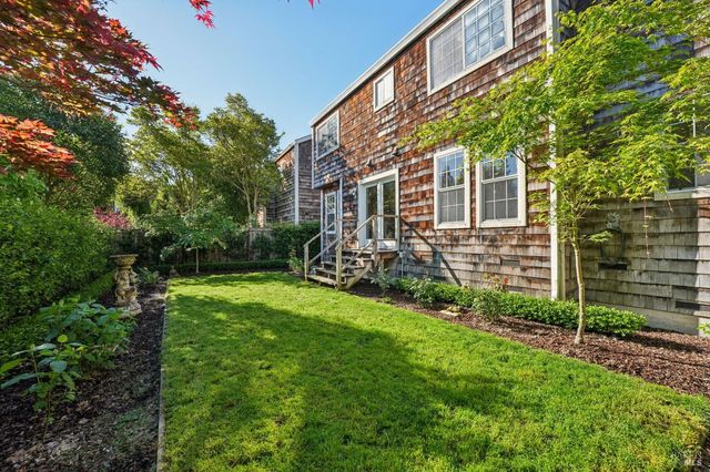 2633 Spring Oaks Dr, Santa Rosa, CA 95405