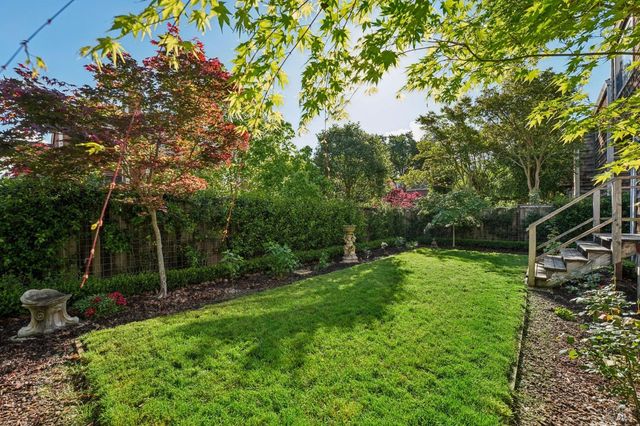 2633 Spring Oaks Dr, Santa Rosa, CA 95405