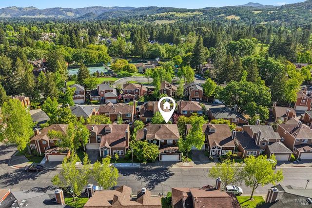 2633 Spring Oaks Dr, Santa Rosa, CA 95405