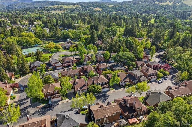 2633 Spring Oaks Dr, Santa Rosa, CA 95405