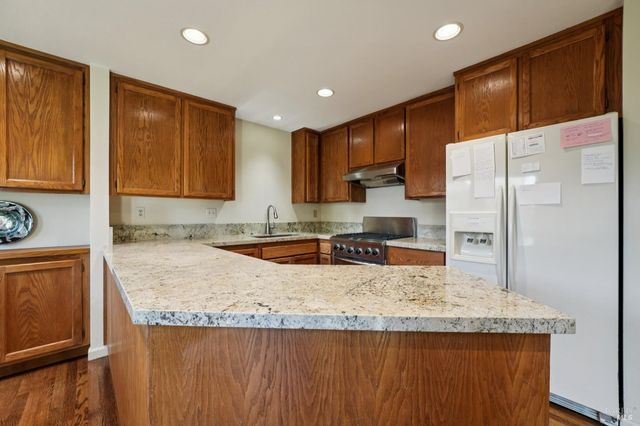 2633 Spring Oaks Dr, Santa Rosa, CA 95405