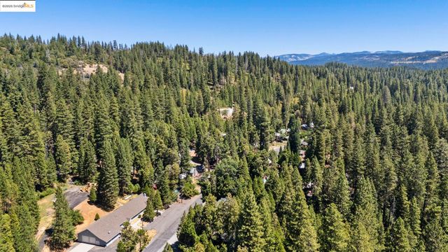 25869 Long Barn Sugar Pine Rd, Long Barn, CA 95335