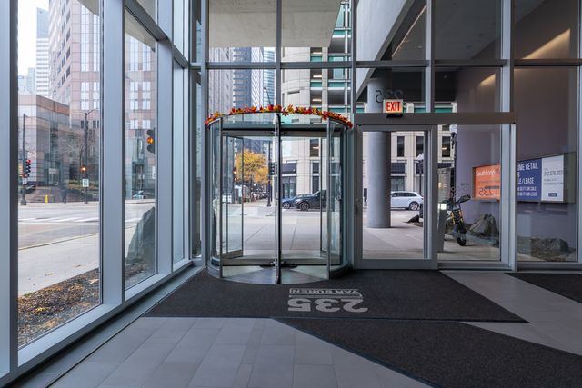 235 W Van Buren Street 1809, Chicago, IL 60607