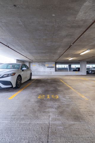 235 W Van Buren Street 1809, Chicago, IL 60607