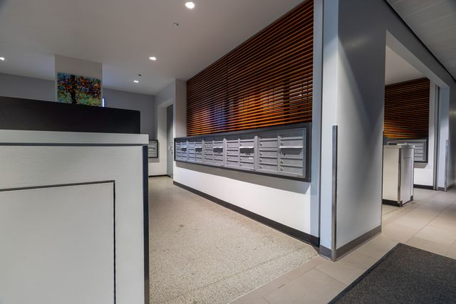 235 W Van Buren Street 1809, Chicago, IL 60607