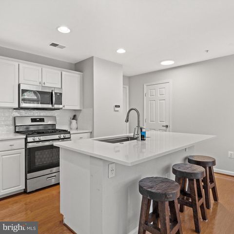 5117 DONOVAN DR, Alexandria, VA 22304