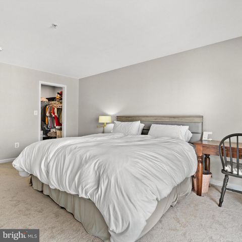 5117 DONOVAN DR, Alexandria, VA 22304