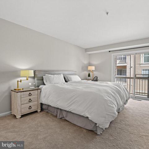 5117 DONOVAN DR, Alexandria, VA 22304