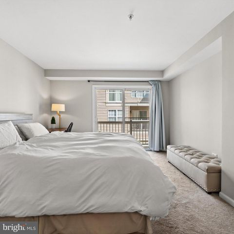 5117 DONOVAN DR, Alexandria, VA 22304