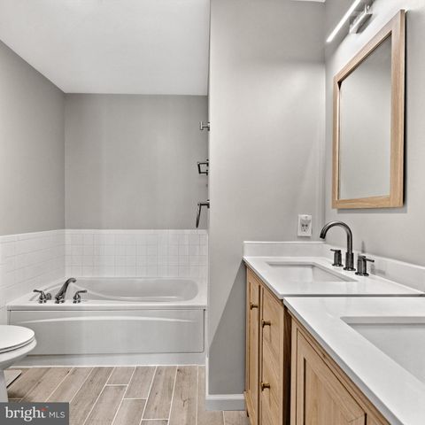 5117 DONOVAN DR, Alexandria, VA 22304