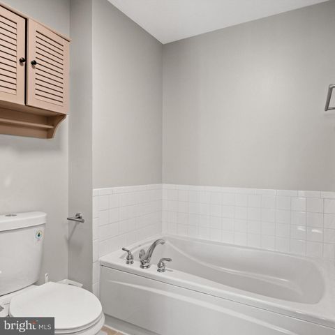 5117 DONOVAN DR, Alexandria, VA 22304