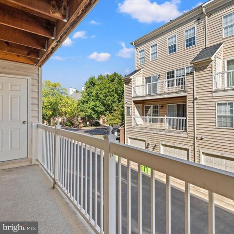 5117 DONOVAN DR, Alexandria, VA 22304