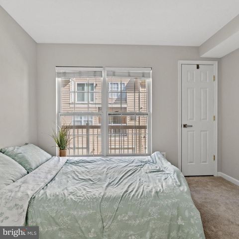 5117 DONOVAN DR, Alexandria, VA 22304