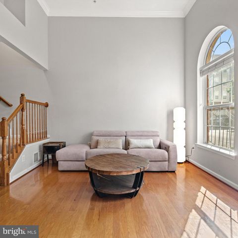 5117 DONOVAN DR, Alexandria, VA 22304