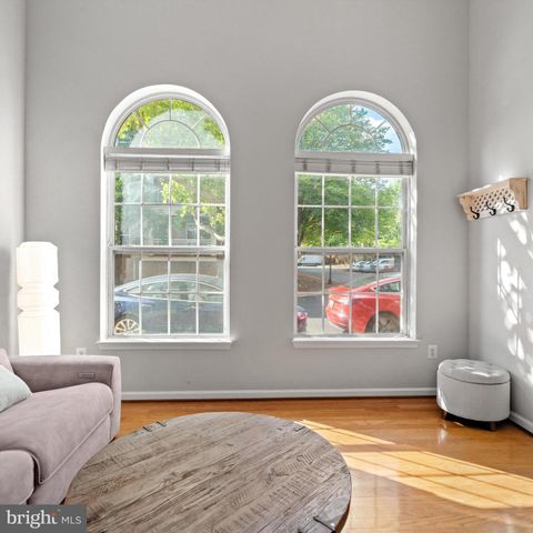 5117 DONOVAN DR, Alexandria, VA 22304