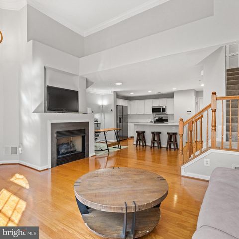5117 DONOVAN DR, Alexandria, VA 22304
