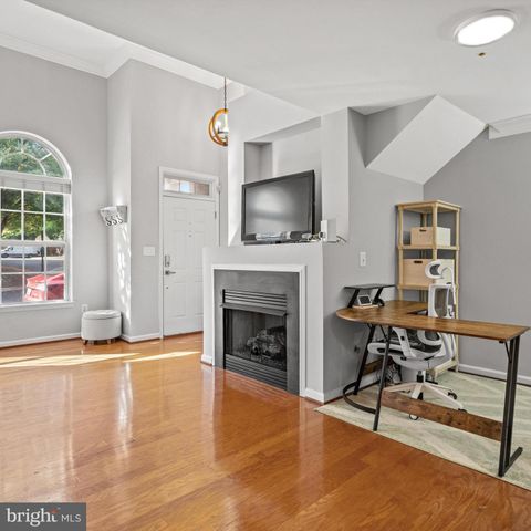 5117 DONOVAN DR, Alexandria, VA 22304