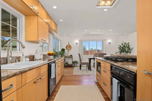 7118 Conestoga, San Diego, CA 92120