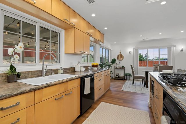 7118 Conestoga, San Diego, CA 92120