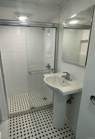 6 Preston Court, Glen Cove, NY 11542