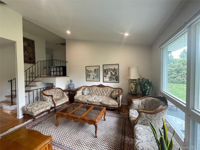 6 Preston Court, Glen Cove, NY 11542