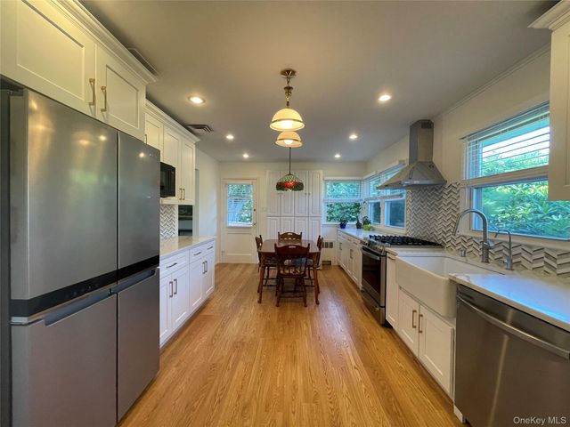 6 Preston Court, Glen Cove, NY 11542