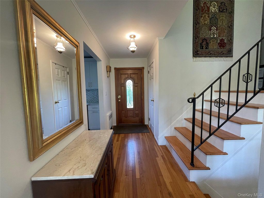 6 Preston Court, Glen Cove, NY 11542 — photo 4
