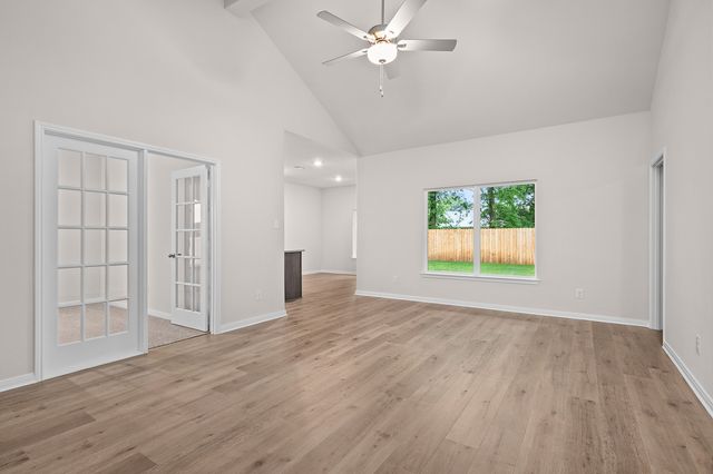 129 North Island Drive, Terrell, TX 75160