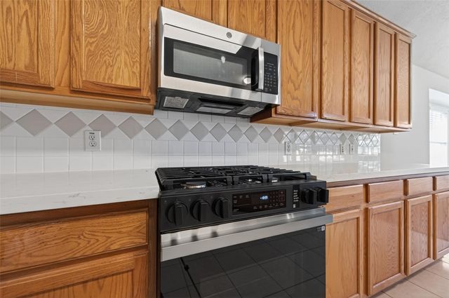 39 N Delta Mill Circle, Conroe, TX 77385