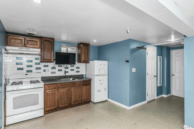 190-40 103rd Avenue, Hollis, NY 11423