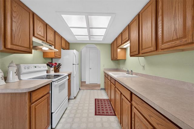 9120 MEMORIAL HIGHWAY, Tampa, FL 33615