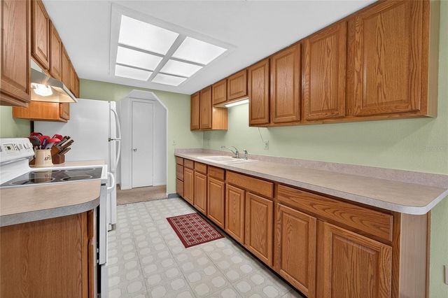 9120 MEMORIAL HIGHWAY, Tampa, FL 33615