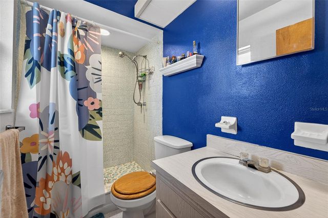 9120 MEMORIAL HIGHWAY, Tampa, FL 33615