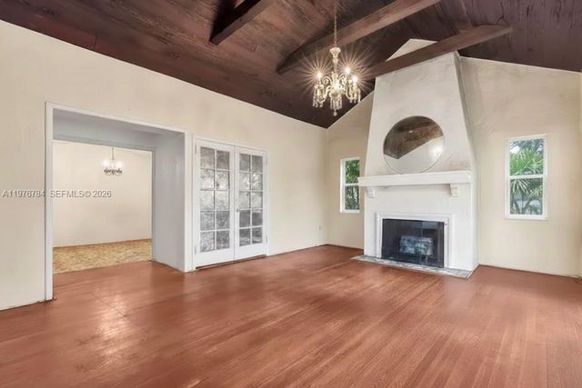 515 W 30th St, Miami Beach, FL 33140