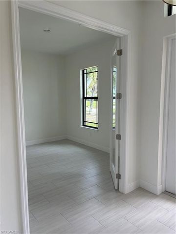 136 NW 29th PL, Cape Coral, FL 33993