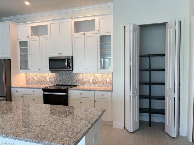 136 NW 29th PL, Cape Coral, FL 33993