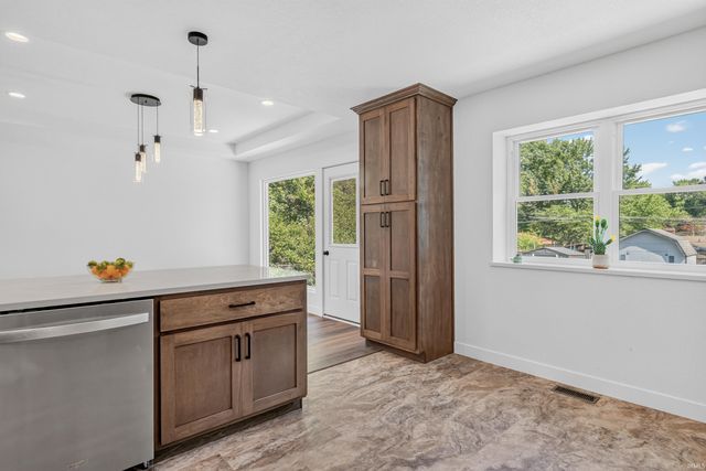 4019 Dalewood Drive, Fort Wayne, IN 46815