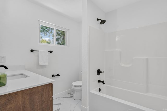 4019 Dalewood Drive, Fort Wayne, IN 46815