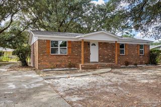 7333 Rolling Hills Rd, Pensacola, FL 32505